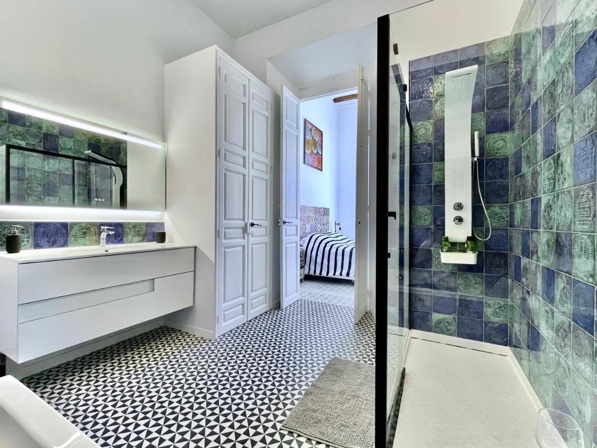 Апартаменты Picasso's Tres Puertas 4 Bedrooms *